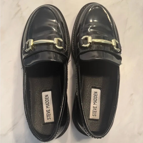 Steve Madden Black Patent Leather and Gold Loafers girls size 4 - Picture 4 of 10